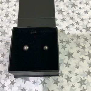 Fresh water pearl stud earrings 14K yellow gold posts